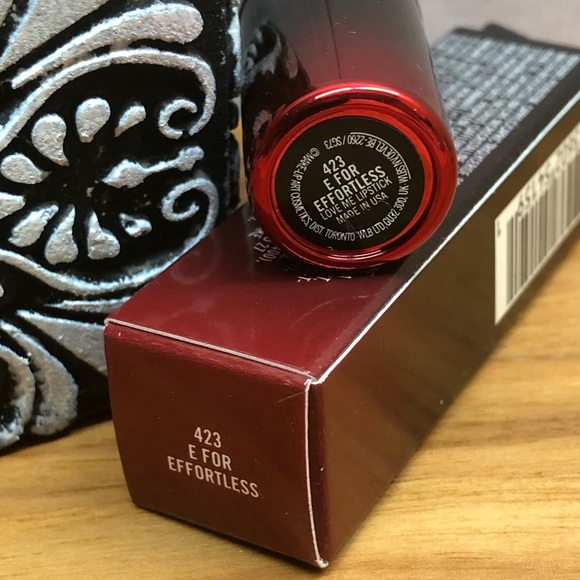 MAC Love Me Lipstick - Picture 7 of 16